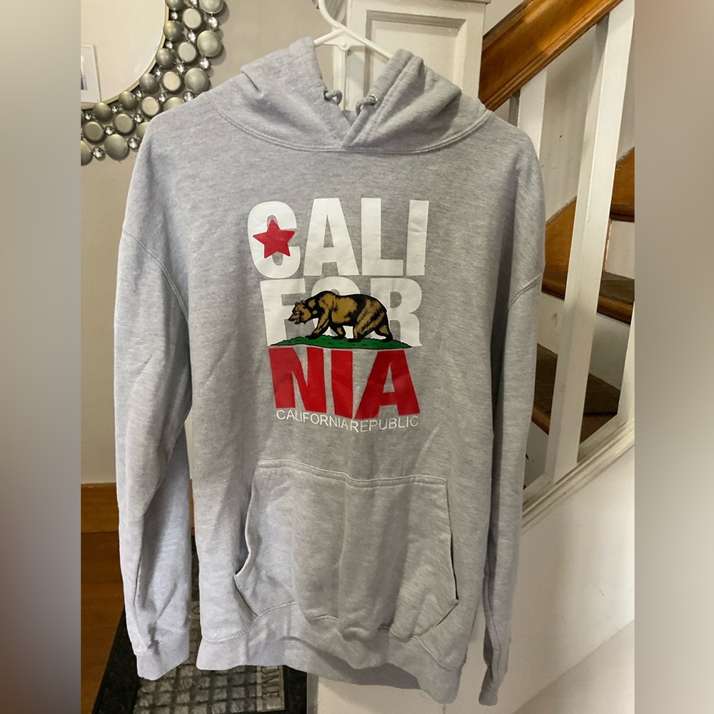 California Republic Cali Pullover Hoodie Sweatshirt. In Very Good Condition. Lg.